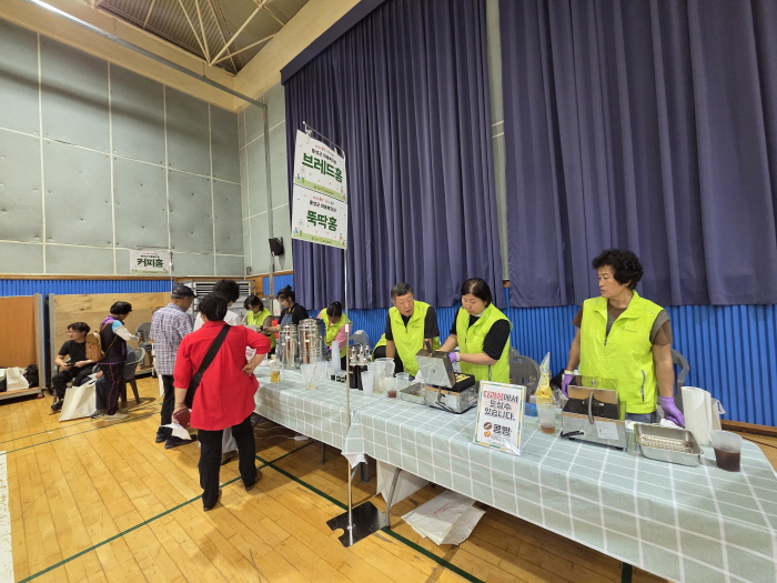 b4238108f8c8843ae4dd003870f472a9_1758881320_7186.jpg b4238108f8c8843ae4dd003870f472a9_1758881320_7186.jpg